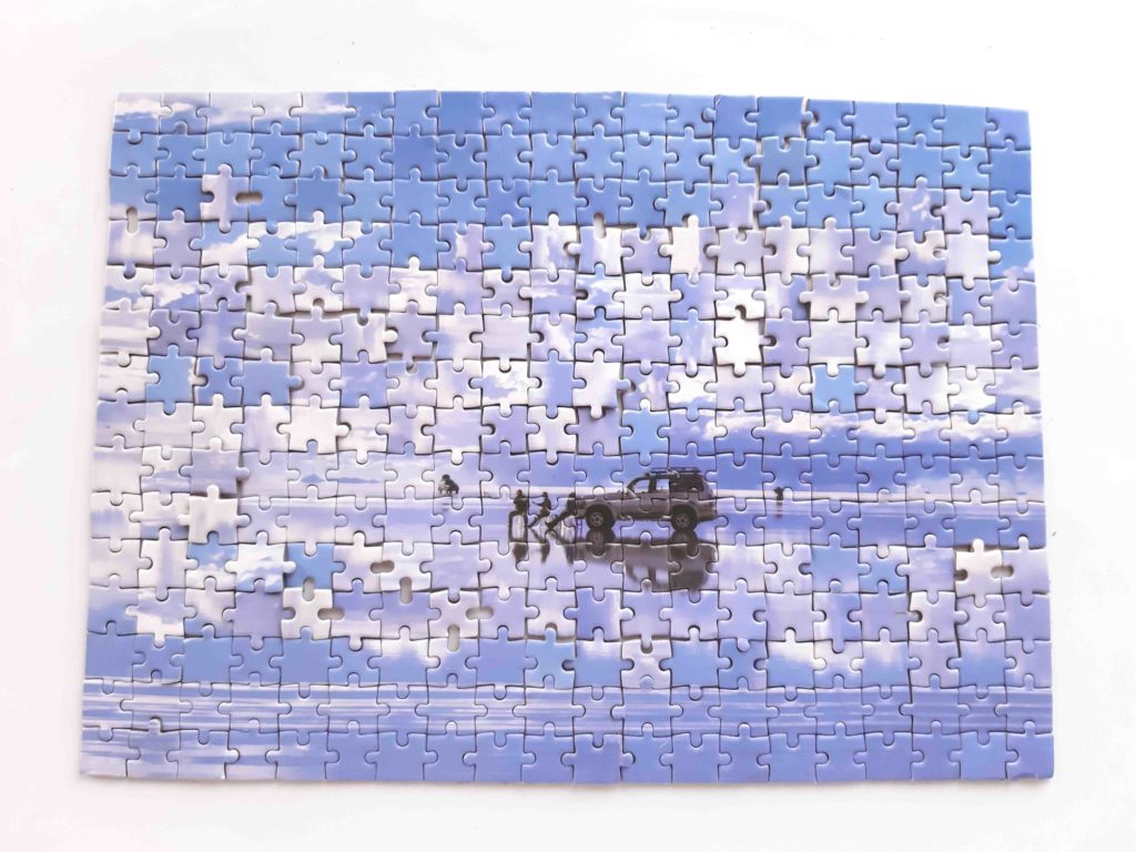 ダイソーのジグソーパズル「ウユニ塩湖　ボリビア」 